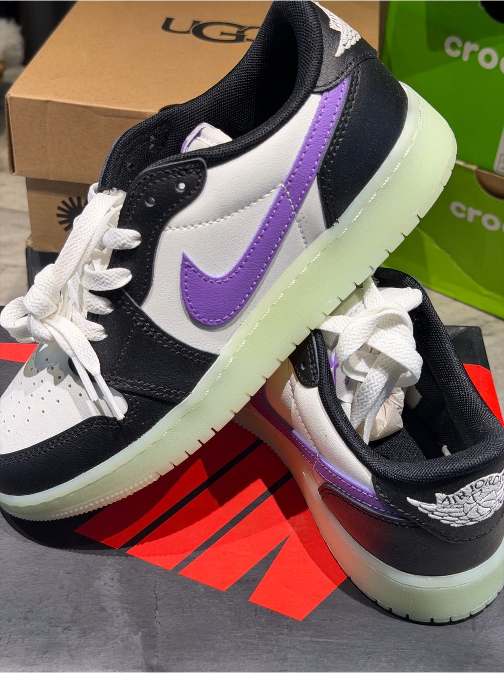 Nike Kids Low-Top Sneakers in Black, White & Purple glows in the dark kids 5y